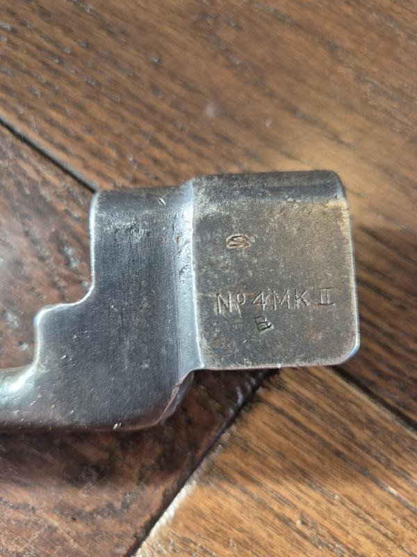 WW2 LEE ENFIELD SPIKE BAYONET NO 4 MK no2 2, CANADIAN PRODUCTION!!! — image 2