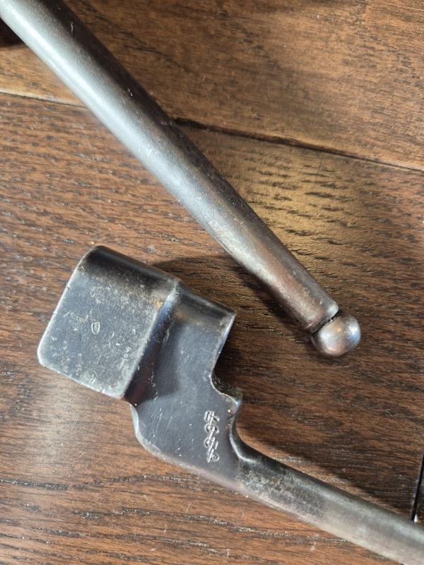 WW2 LEE ENFIELD SPIKE BAYONET NO 4 MK no2 2, CANADIAN PRODUCTION!!! — image 4
