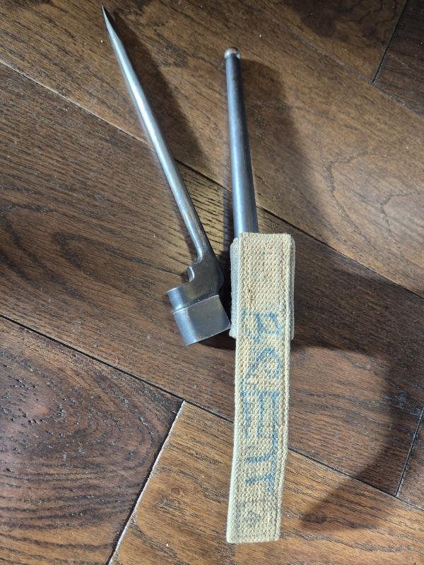 WW2 LEE ENFIELD SPIKE BAYONET NO 4 MK 2, CANADIAN PRODUCTION!!! — image 4