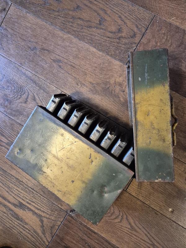 1938 German Mg13 camouflage box with 8 magazines. All dated 1938 — image 2