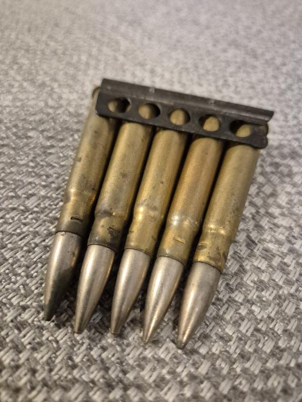 1940 dated Lee Enfield 5 rounds in the clip — image 2