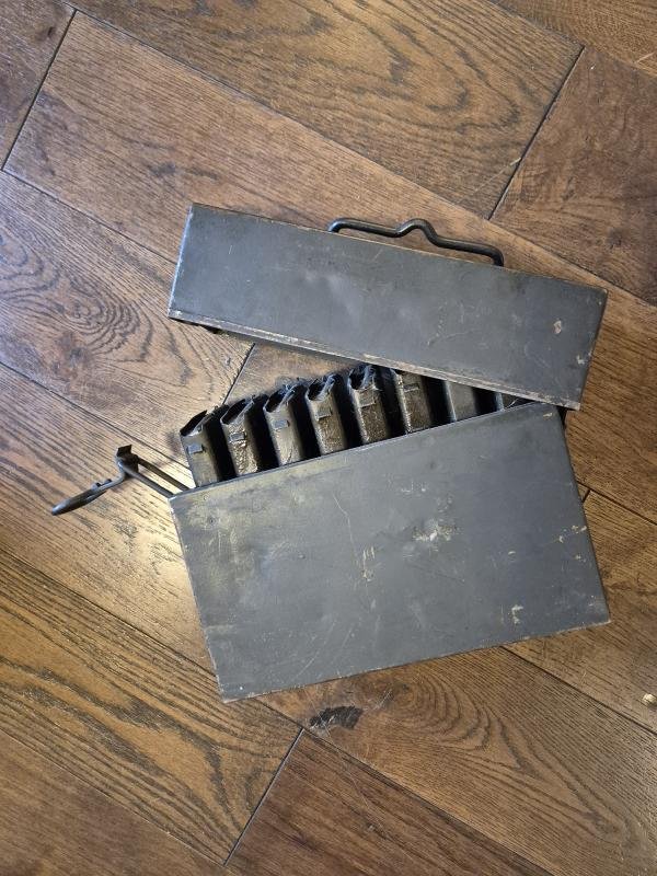 WW2 GERMAN ARMY MG13 BOX WITH 8 MAGAZINES IN VGC — image 2