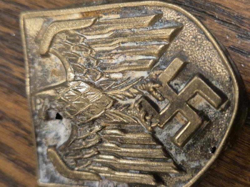 WW2 German Wehrmacht DAK pith helmet badge no5 — image 3