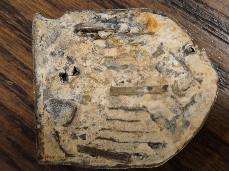 WW2 German Wehrmacht DAK pith helmet badge no5 — image 4