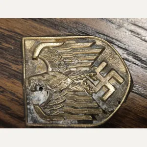 WW2 German Wehrmacht DAK pith helmet badge no5