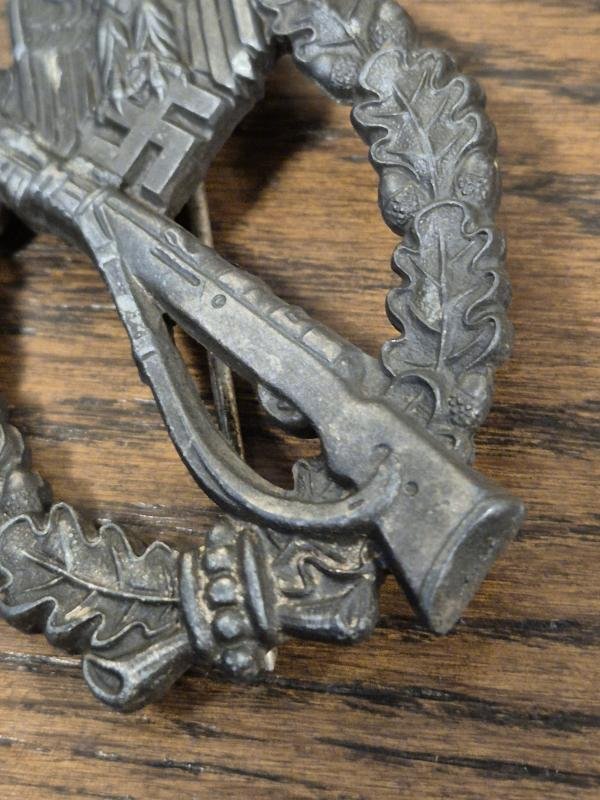 WW3 German Infantry Assault Badge maker code gor R.S — image 2