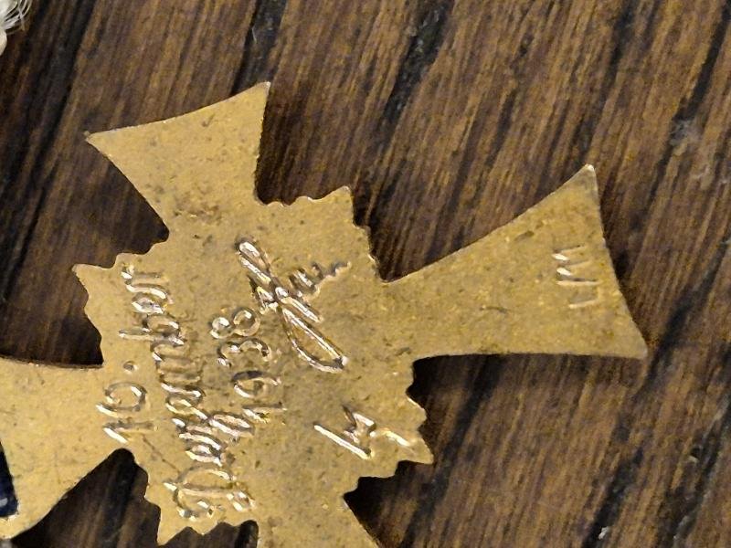 WW2 GERMAN MINIATURE MOTHERS CROSS IN GOLD L/11 — image 5