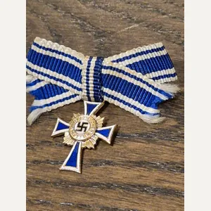 WW2 GERMAN MINIATURE MOTHERS CROSS IN GOLD L/11