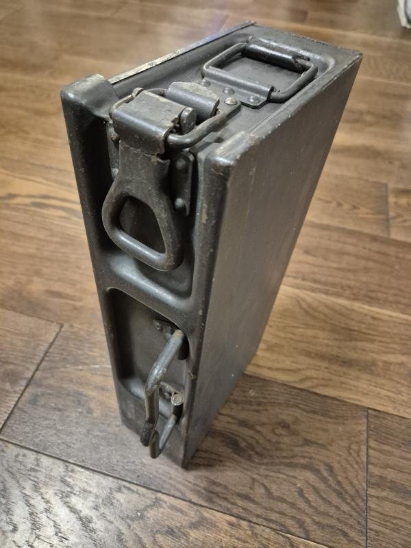 WW2 German Mg34/42 ammunition tin, case 1941 dated genuine paint and WaA stamp — image 5