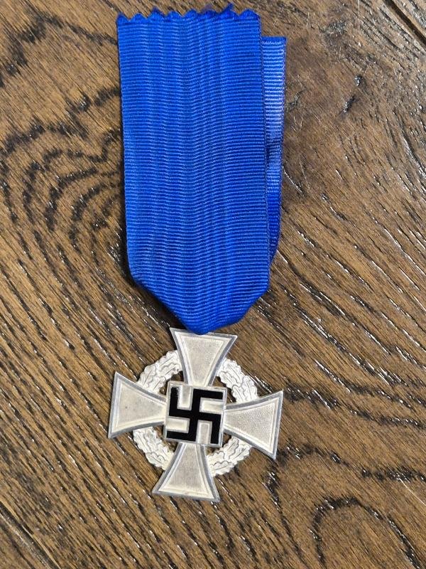WW2 GERMAN 25 YEAR FAITHFUL SERVICE CROSS — image 2