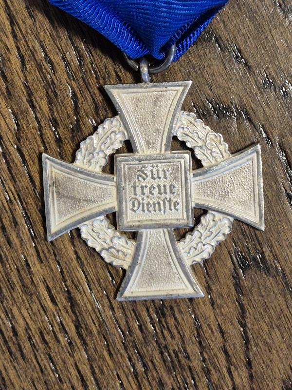 WW2 GERMAN 25 YEAR FAITHFUL SERVICE CROSS — image 3