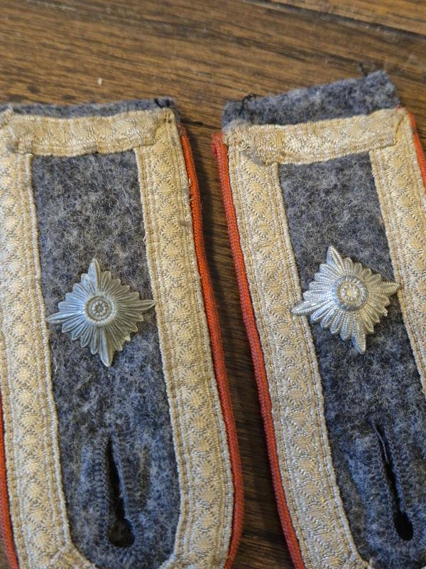 WW2 GERMAN LUFTWAFFE NCO SHOULDER STRAPS - NICE — image 2