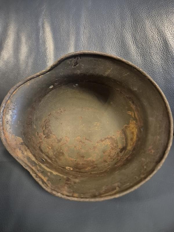 WW2 GERMAN M40 HELMET. VERY GOOD PAINT. PERFECT FOR PROJECT. — image 4