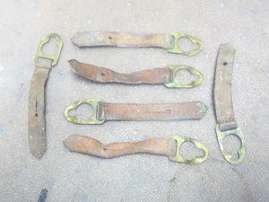 BRITISH . WW2 RETAINING TAB for No4 BAYONET