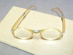 WW2 VINTAGE FOLDING SPECTACLES.