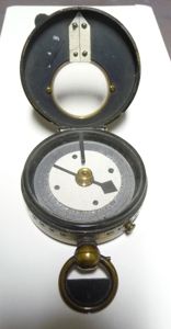 BRITISH WW1 OFFICER'S COMPASS - ROYAL SCOTS