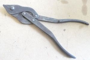 BRITISH WW2 WIRE CUTTER. 1942?