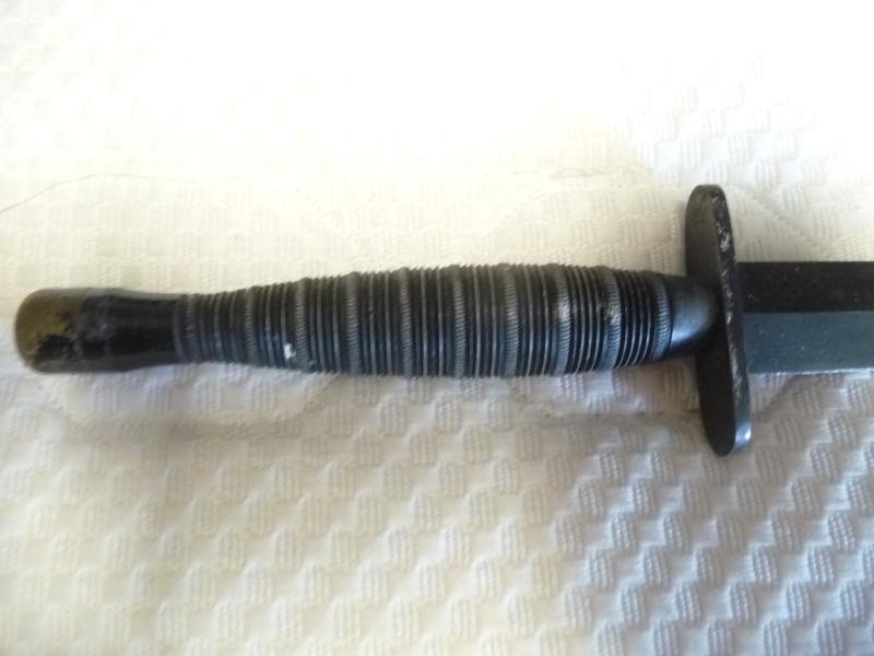 BRITISH WW2 COMMANDO KNIFE - RIBBED & ROPED GRIP — image 3