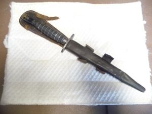 BRITISH WW2 COMMANDO KNIFE - RIBBED & ROPED GRIP