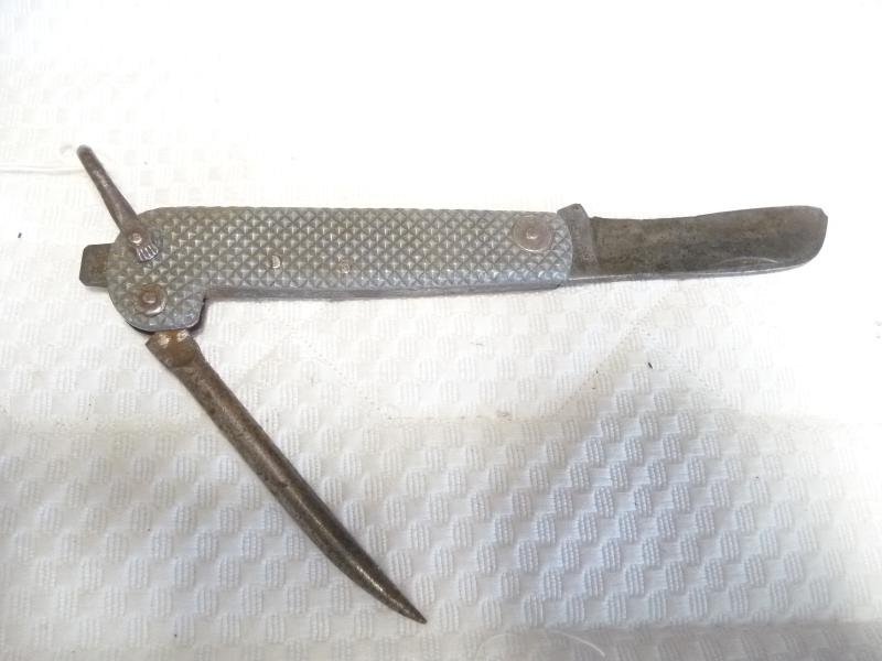 BRITISH WW2 ROYAL NAVY ISSUE JACK KNIFE — image 2