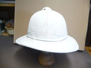WW2 /1950'S BRITISH ROYAL MARINES PITH HELMET