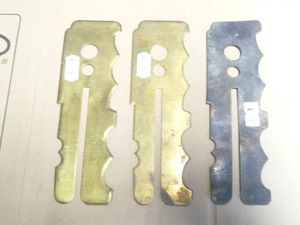 BRITISH BUTTON STICK . BRASS. WW2 / POST WAR