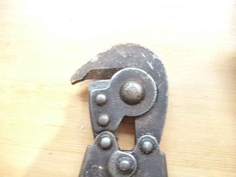 USA WW2 WIRE CUTTERS & POUCH — image 4