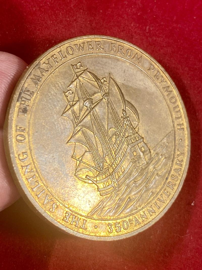 Royal Mint Gilt Bronze Medallion 350th Anniversary of Sailing of The Mayflower from Plymouth – 1620 – 1970 — image 3