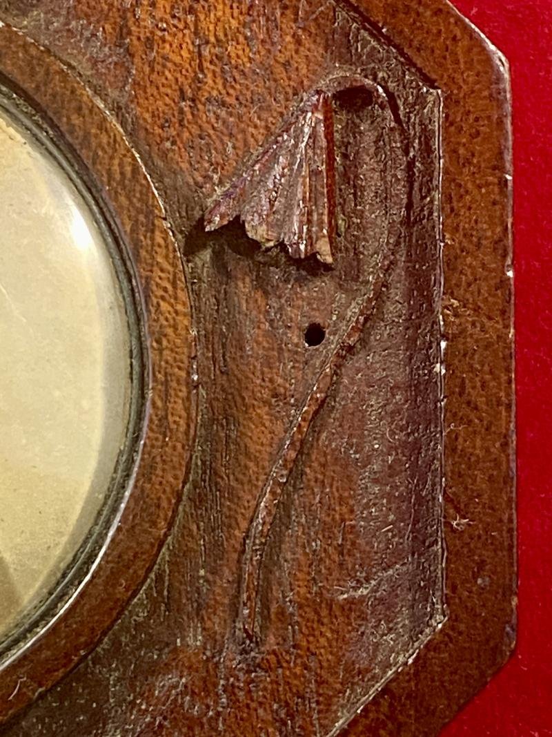 Small WW1 Carved Oak Picture Frame with Photo of British Soldier — image 6