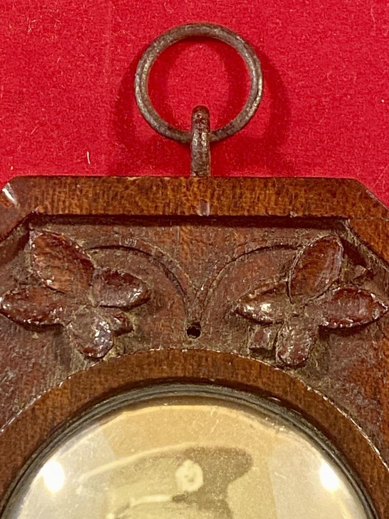 Small WW1 Carved Oak Picture Frame with Photo of British Soldier — image 7
