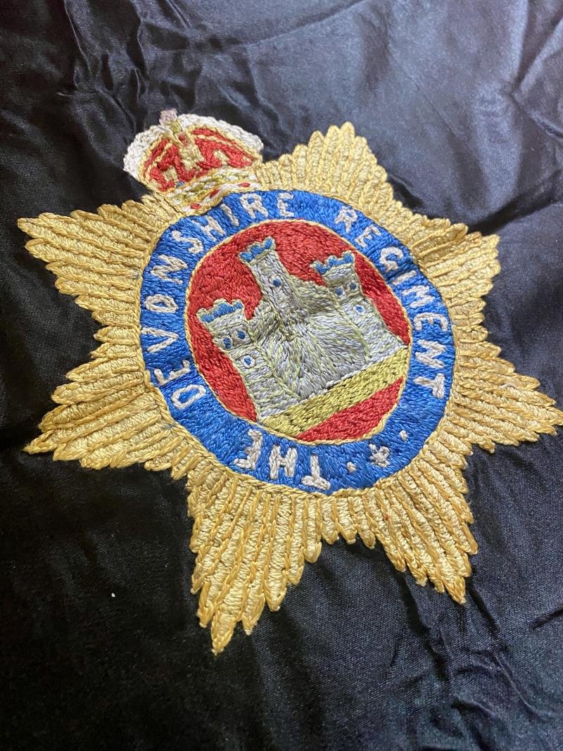 WW1 Period “The Devonshire Regiment” Embroidered Silk Banner — image 3