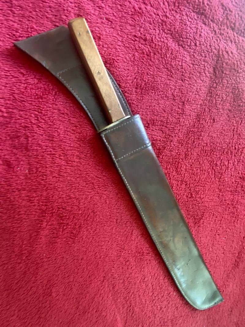 Unusual and Rare WW1 British Army Butchers “Trench” Knife by James Walker & Co. Ltd with Leather Sheath dated 1915 — image 3