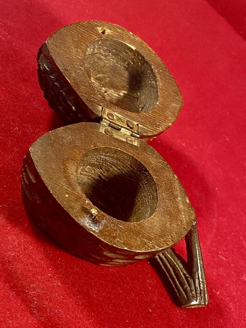 Interesting WW1 German POW - Antique Black Forest Walnut shaped Inkwell – marked PEDRAS SALGADAS 1916 — image 3