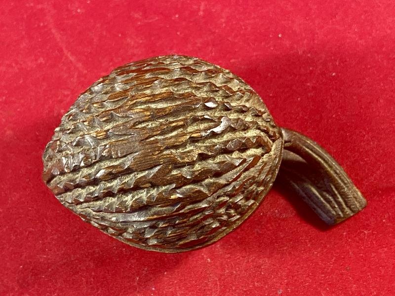 Interesting WW1 German POW - Antique Black Forest Walnut shaped Inkwell – marked PEDRAS SALGADAS 1916 — image 5