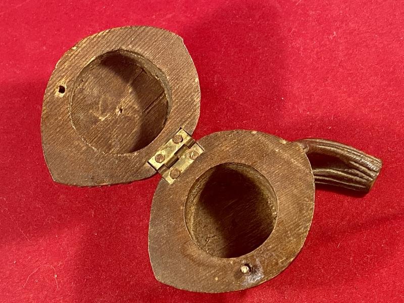 Interesting WW1 German POW - Antique Black Forest Walnut shaped Inkwell – marked PEDRAS SALGADAS 1916 — image 6