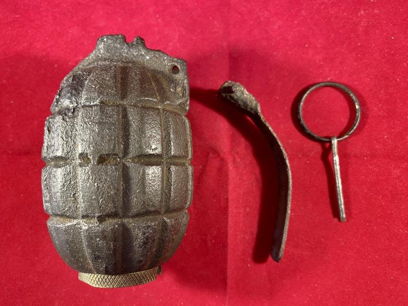 INERT Original 1916 WW1 British No5 Mk1 Mills Hand Grenade - Vickerys Patent Ltd — image 7