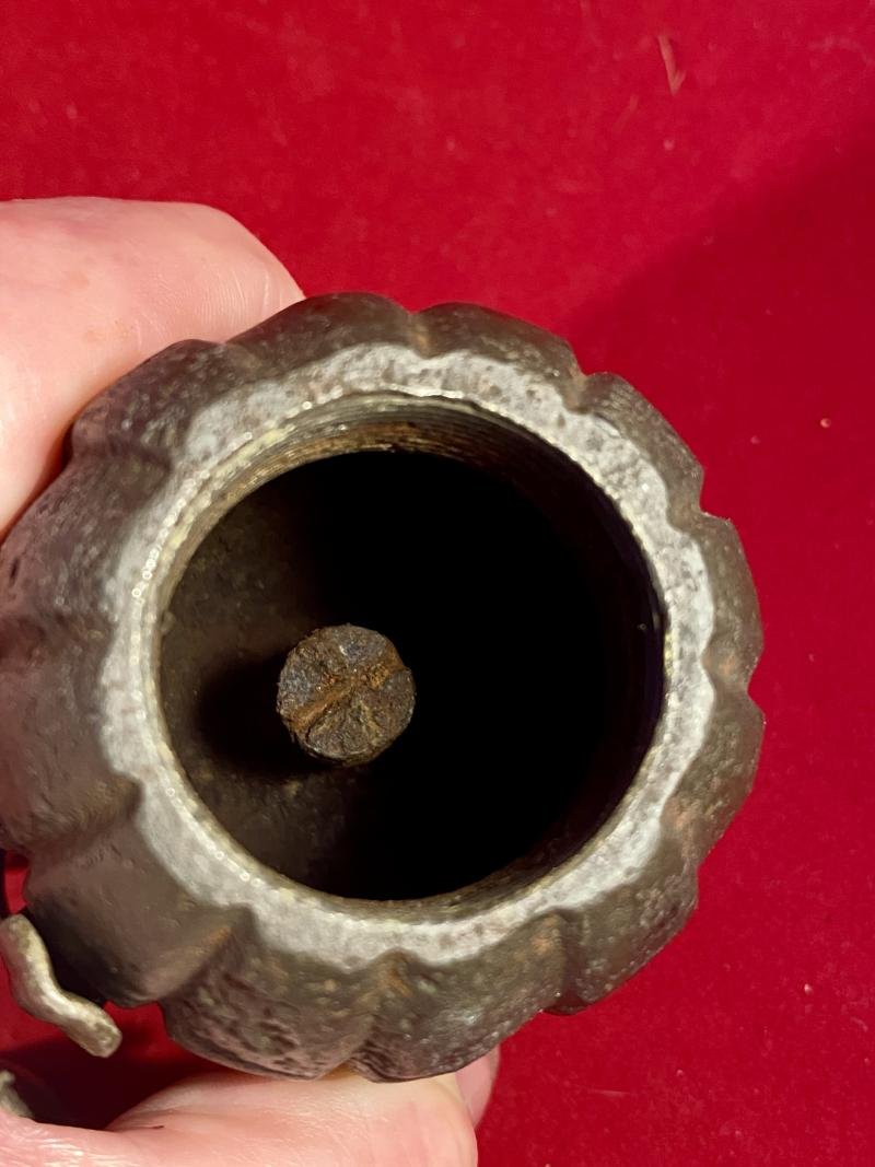 INERT Original 1916 WW1 British No5 Mk1 Mills Hand Grenade - Vickerys Patent Ltd — image 9