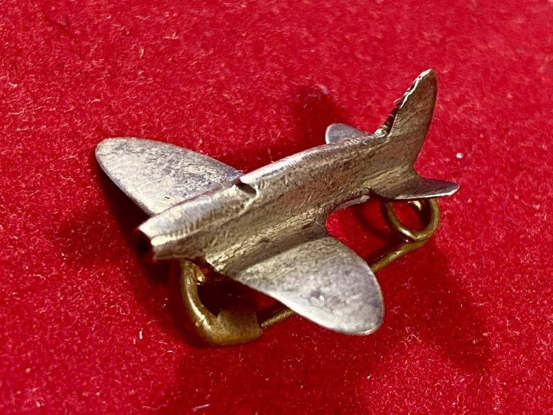 Original Small WW2 “Trench Art” RAF Spitfire Sweetheart Brooch — image 3