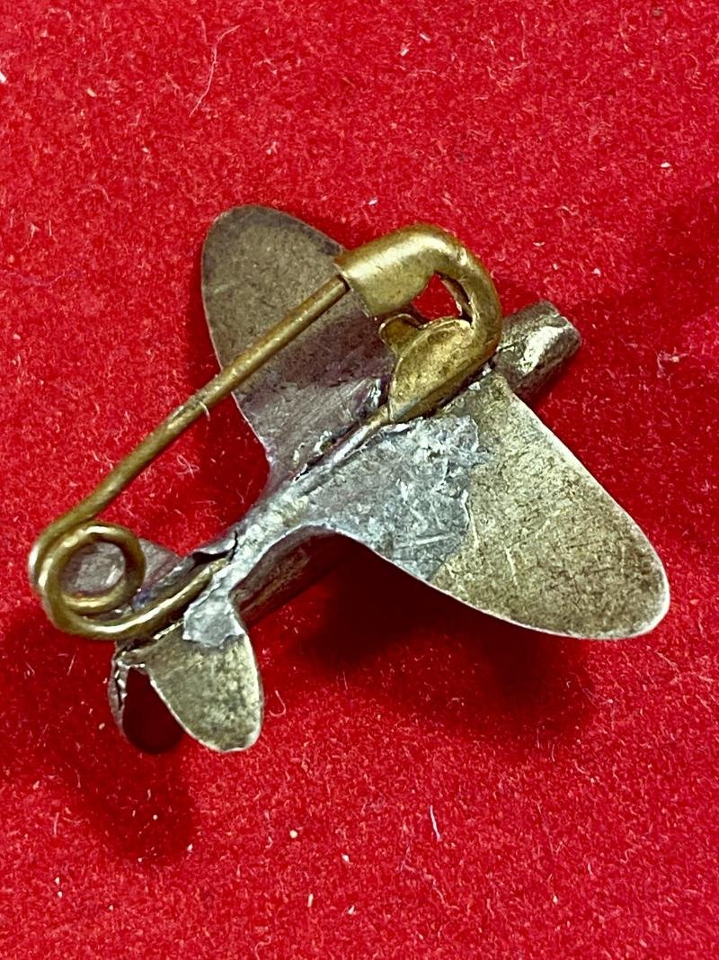 Original Small WW2 “Trench Art” RAF Spitfire Sweetheart Brooch — image 4