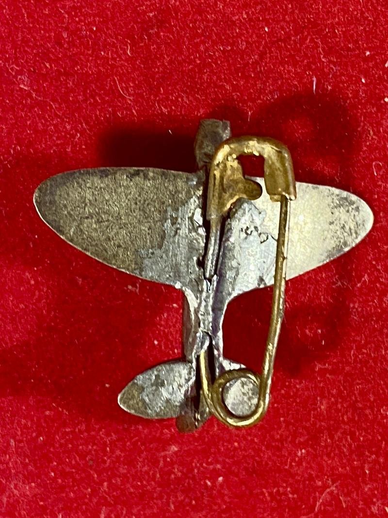 Original Small WW2 “Trench Art” RAF Spitfire Sweetheart Brooch — image 5