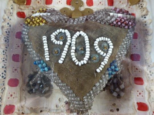 Framed Edwardian Period Heart-Shaped Sweetheart Pincushion – “1909” — image 2