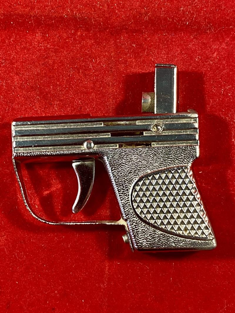 MINT Vintage Japanese Chrome Plated PISTOL Shaped Petrol Lighter with Box — image 5