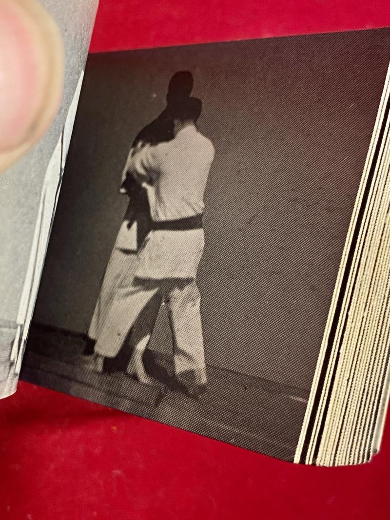 Scarce Vintage Martial Arts Judo Flip-Book – O GURUMA - by Yoshimi Osawa 7th Dan c1960 — image 4