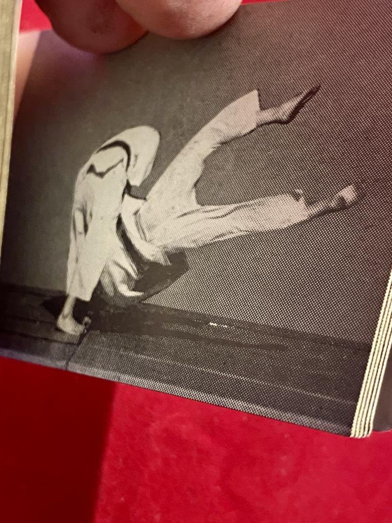 Scarce Vintage Martial Arts Judo Flip-Book – O GURUMA - by Yoshimi Osawa 7th Dan c1960 — image 9