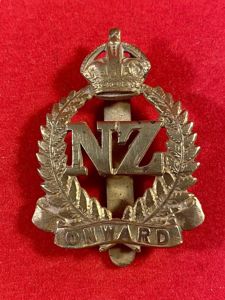 Finely Detailed New Zealand Expeditionary Force “ONWARD” Brass Cap Badge …