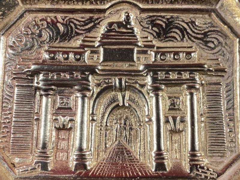 WW1 Souvenir Gilt Brass MENIN GATE Ashtray — image 4