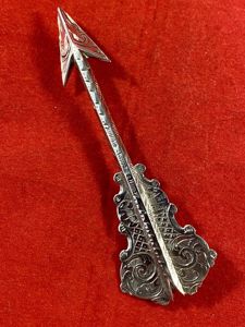 Large Victorian Scottish Silver Engraved Arrow Kilt Pin Brooch c1870