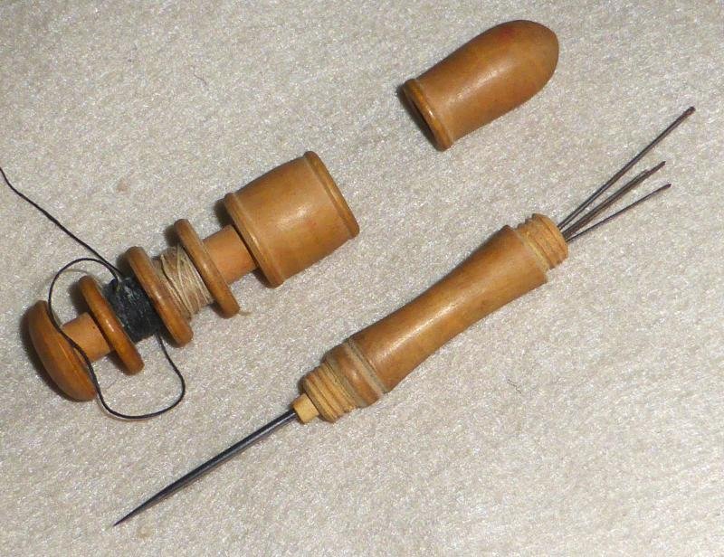 French WWI Military Issue Treen Etui Necessaire Needle Holder/Sewing Kit — image 2