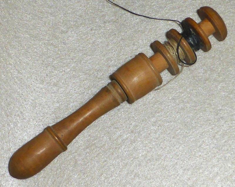 French WWI Military Issue Treen Etui Necessaire Needle Holder/Sewing Kit — image 4