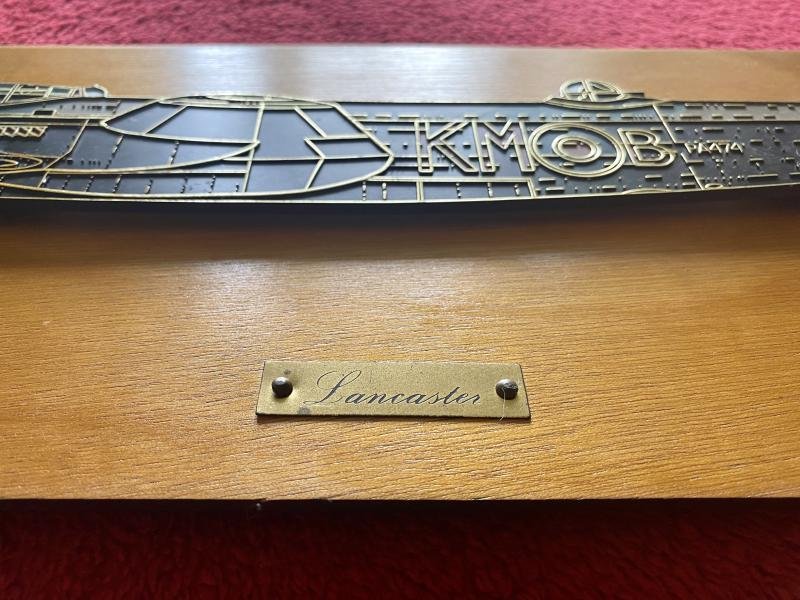 Limited Edition Battle of Britain Museum - Lancaster – Commemorative Wall Plaque with Certificate and Box c1978 — image 5